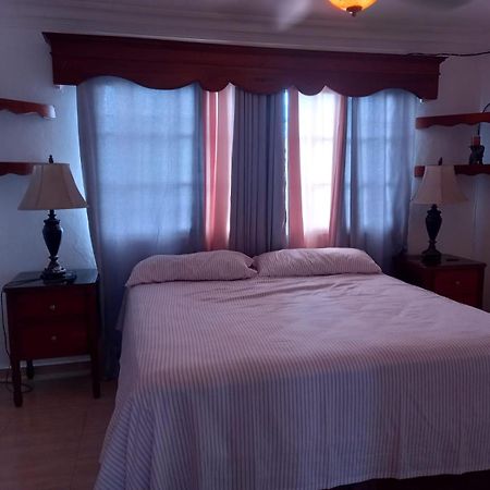 Penthouse Con Jacuzzi La Cueva De Los 3 Ojos Apartment Santo Domingo Room photo