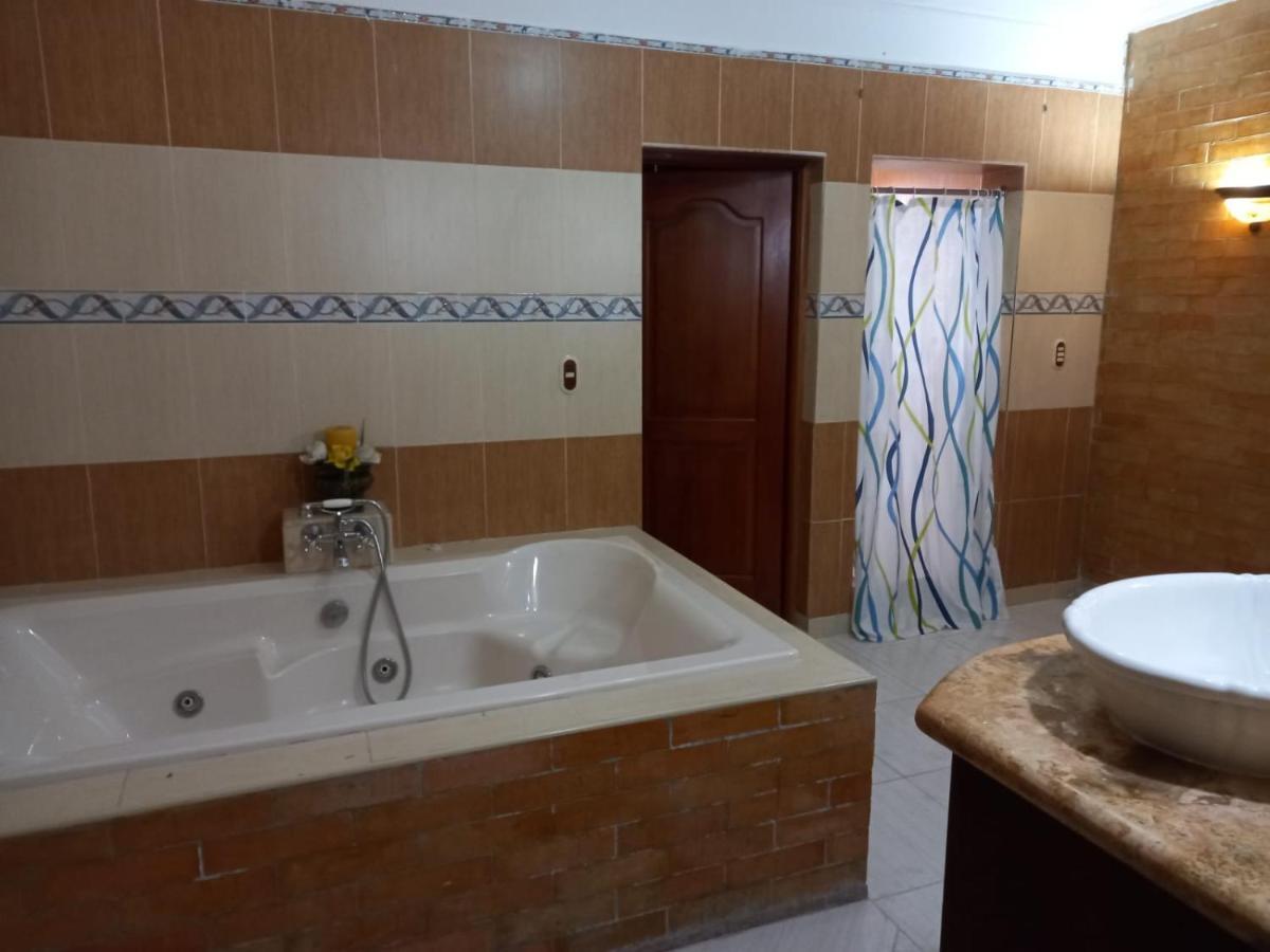 Penthouse Con Jacuzzi La Cueva De Los 3 Ojos Apartment Santo Domingo Exterior photo